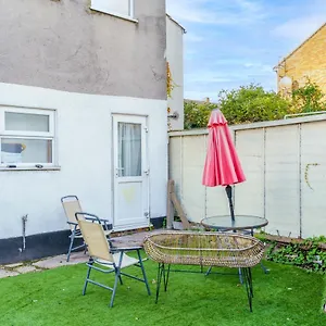 Modern 2 Bed Close To Westfield Stratford Mall With Garden London